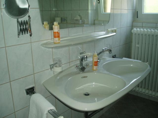 Schwarzwaldhotel / Wolfach Ruang foto